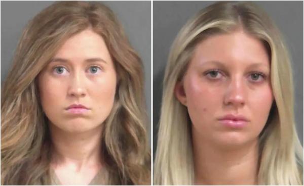 Două tinere profesoare, bune prietene, acuzate că au întreținut relații sexuale cu elevii dintr-un liceu din SUA