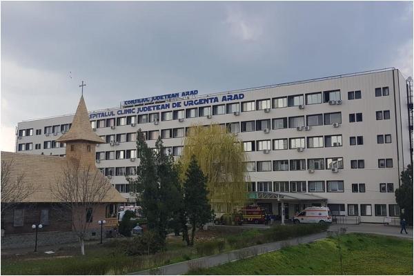 Tumoră uriaşă de trei kilograme, înlăturată din abdomenul unui copil de 9 ani, în Arad. Ce simptome avea când a ajuns la urgenţe