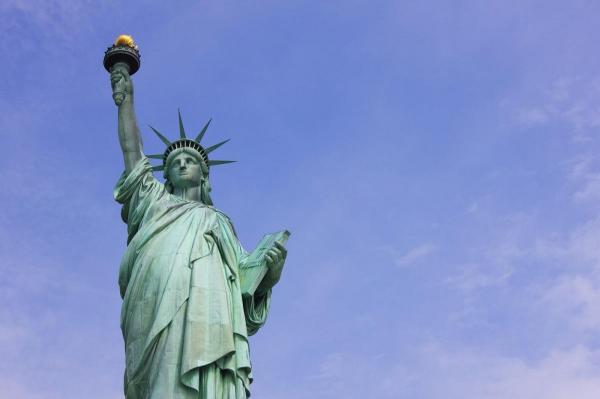 Statuia Libertăţii, din New York, este unul dintre cele mai admirate obiective turistice din lume