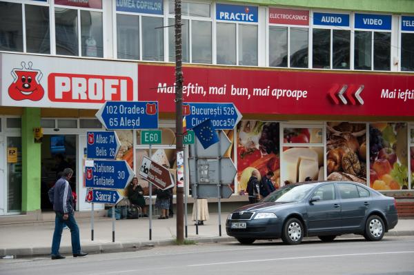 Consiliul Concurenţei investighează Profi pentru practici comerciale neloiale. Reacţia retailerului