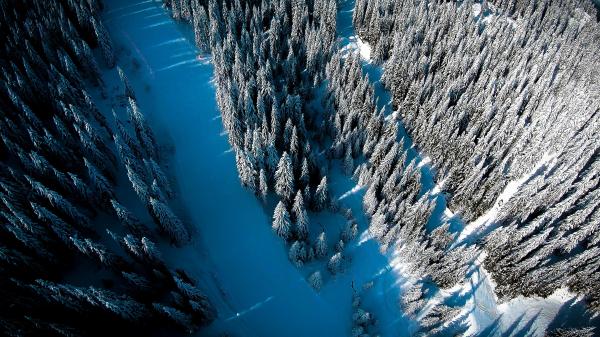 Pamporovo este o staţiune de ski situată în sudul Bulgariei, la poalele Munţilor Rodopi