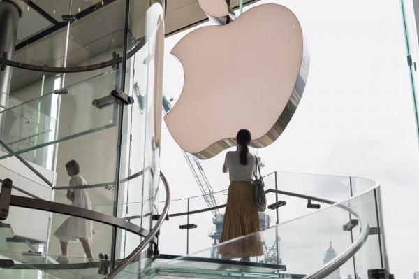 Mutare rară făcută de Apple. Gigantul american face primele concedieri