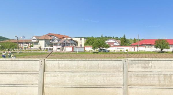 Un deținut de la penitenciarul Bistrița, care ar avea probleme psihice, a ajuns în stare gravă la spital după ce s-a înjunghiat