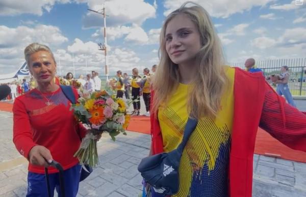 Camelia Voinea, mama gimnastei Sabrina Voinea, mesaj la întoarcerea în ţară de la JO 2024. "Merg până în pânzele albe, nu mă las"