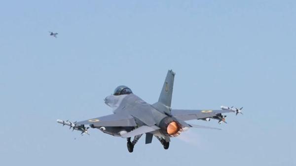 Avioanele F-16 sunt deja pe cerul Ucrainei şi vor fi mai multe, a anunțat Zelenski. "Pas cu pas, obţinem rezultatul"