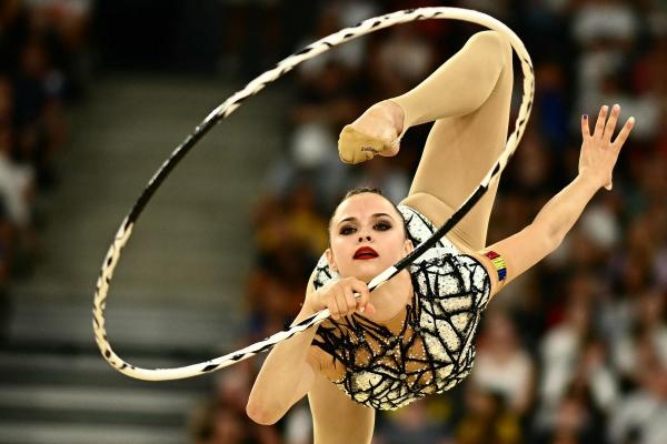 JO 2024. Annaliese Drăgan, singura reprezentantă a României la gimnastică ritmică, a debutat în calificările la cerc