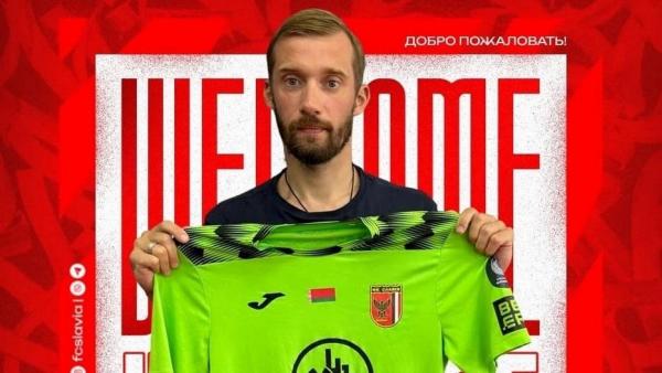 Un altfel de transfer. Un fotbalist din Ucraina a trecut Tisa înot, în România, apoi a mers să semneze cu o dublă campioană din Belarus