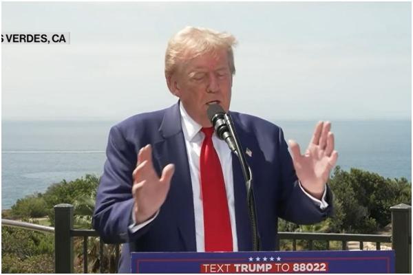 Donald Trump promite că va expulza haitienii din oraşul Springfield, migranţi pe care i-a acuzat că mănâncă pisici şi câini