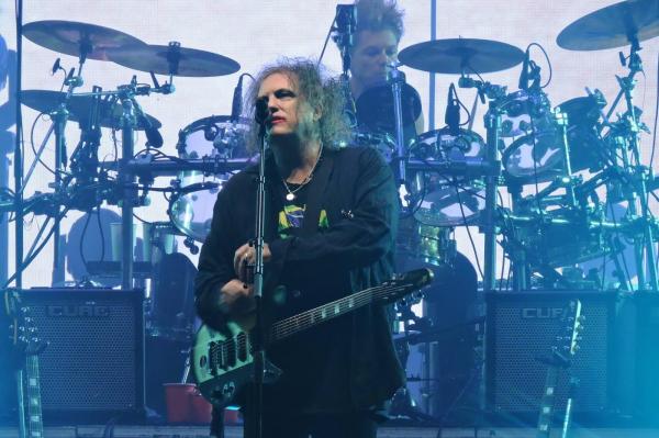 The Cure anunţă lansarea albumului "Songs of a lost world". Este primul după 16 ani de pauză