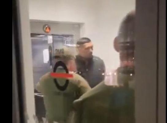 Campionul ucrainean la box Oleksandr Usyk, reţinut şi eliberat ulterior pe aeroportul din Cracovia. Zelenski, "revoltat" de atitudiunea poliţiei poloneze