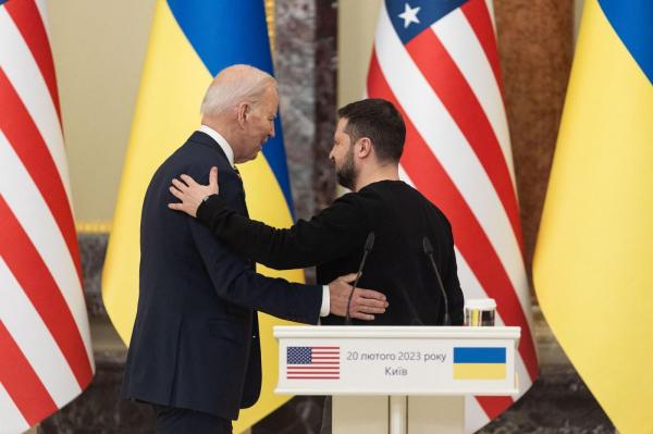 Zelenski, discuţie la telefon cu Biden.  Preşedintele Ucrainei i-a mulţumit omologului american pentru "sprijinul neclintit"