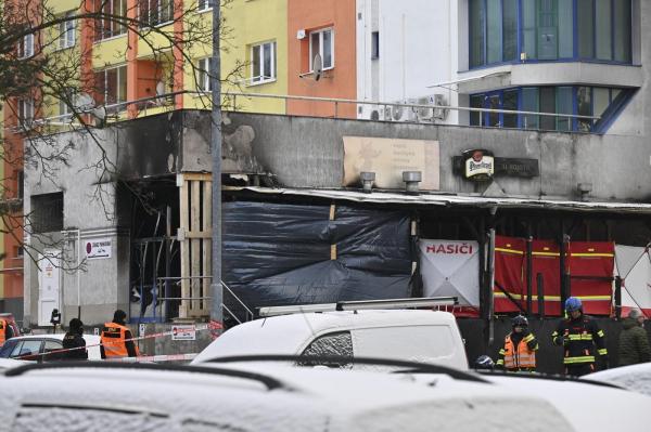 Şase morţi, după explozia dintr-un restaurant din oraşul Most, din nord-vestul Cehiei. Deflagraţia a fost urmată de incendiu