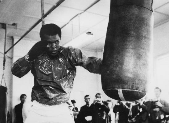 Pe 17 ianuarie 1942 s-a născut boxerul american Muhammad Ali