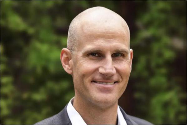 Este al doilea român care cumpără un club de fotbal străin