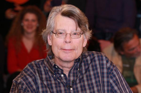 Stephen King este un scriitor amnerican