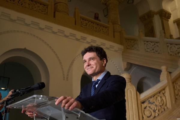 Nicuşor Dan ar putea fi susţinut de PNL la prezidenţiale