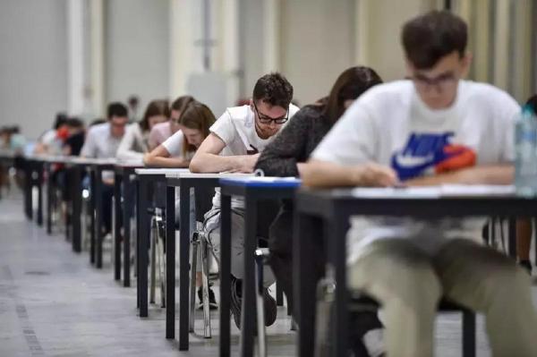 Peste 100.000 de elevi ar urma să susţină examenul de Bacalaureat în 2025