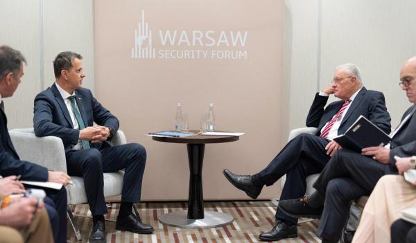 Ministrul Apărării, discuţii despre întărirea securității regionale cu emisarul lui Trump pentru Ucraina