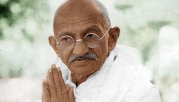Pe 2 octombrie 1869 se năştea activistul indian Mahatma Gandhi