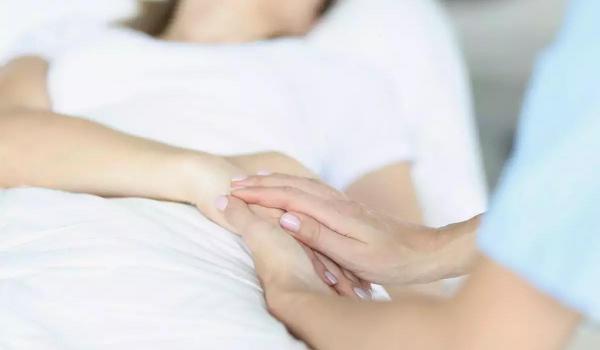 Uruguay legalizează eutanasia bolnavilor în stadiu terminal. Ce alte ţări permit această practică