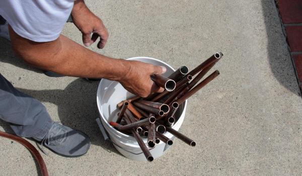 Hoți români de cupru, prinși în Franța. Au spus că fură de foame, dar banii postaţi pe TikTok i-au dat de gol