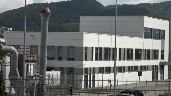 Fabrica de volane din Brad se închide după 2 decenii de activitate. Sute de hunedoreni rămân fără loc de muncă