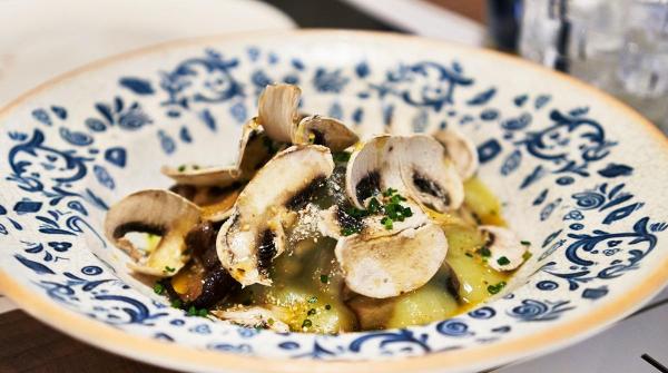 Mâncare de ciuperci