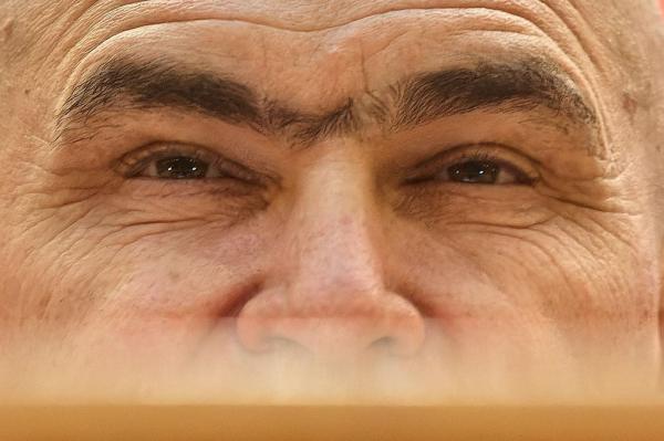 Grindeanu, atac la Bolojan: "Guvernarea ar trebui făcută cu inima deschisă, nu doar cu sprânceana încruntată"