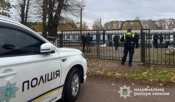 Un bărbat a detonat o bombă într-o gară din Ucraina. Cel puţin patru morţi şi 12 răniţi