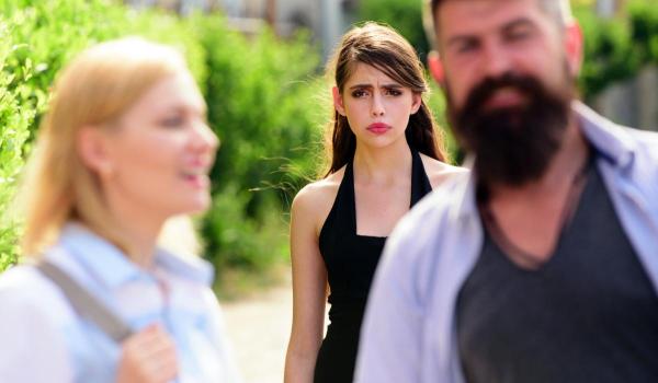 Prins "călcând strâmb" de prietena soției. Bărbatul și-a înșelat partenera în timp ce-i pregătea o petrecere