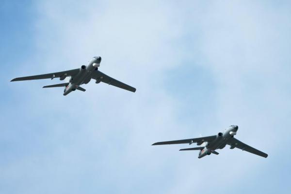 Bombardierele chineze, manevre în apropierea Taiwanului înaintea întâlnirii dintre Trump şi Xi Jinping