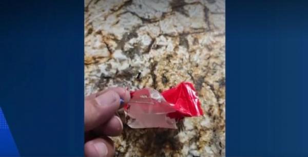 Alertă pentru părinţi, în SUA. Ace de cusut descoperite în bomboane, cu câteva zile înainte de Halloween