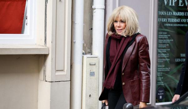 Brigitte Macron suferă de anxietate din cauza zvonurilor false că ar fi bărbat, dezvăluie fiica sa