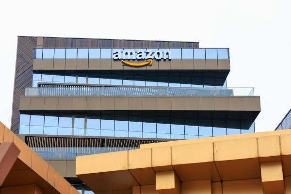 Câți angajați Amazon vor fi concediați în România. Cum arată mailul de notificare trimis de companie