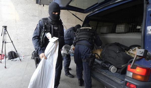 Rețea de trafic de persoane și proxenetism destructurată de DIICOT: 22 de suspecți reținuți