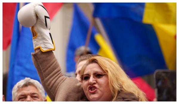 Diana Şoşoacă, urmărită penal pentru 11 infracţiuni