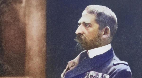 Pe 11 octombrie 1914, Principele Ferdinand este instalat, oficial, noul rege al României