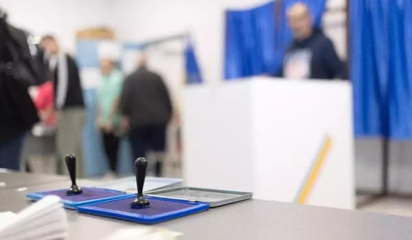 Sondaj INSCOP: Cum votează românii în funcţie de gen. Care este partidul de pe primul loc