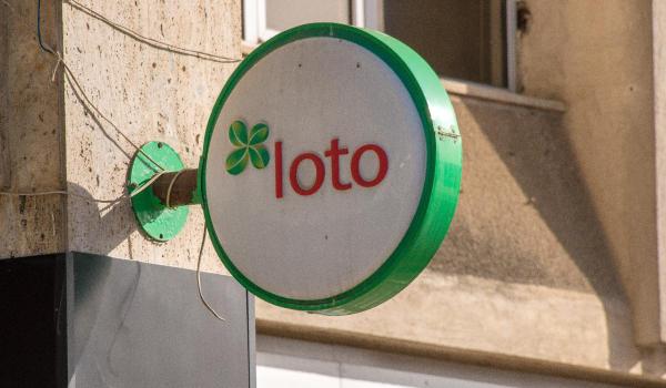 Cine este românul care a câștigat marele premiu la Loto. Mesajul transmis după ce a ridicat banii