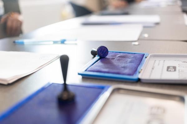 Sondaj INSCOP: AUR, favorit între alegătorii cu studii primare; USR conduce în rândul celor cu facultate