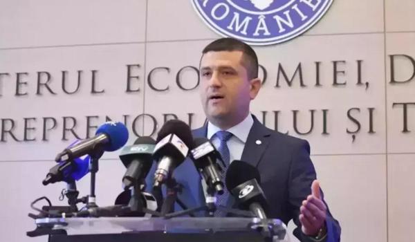Proteste ale sindicatelor din industria de apărare, aeronautică şi navală, în faţa Ministerului Economie