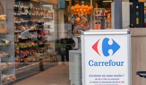 Carrefour ia în considerare plecarea din Polonia