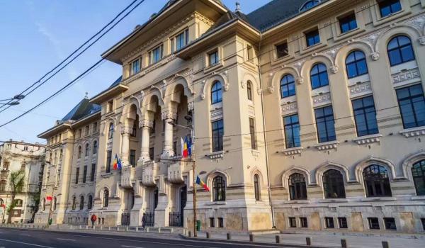 Primăria Capitalei se împrumută cu 100 de milioane de lei ca să plătească facturile restante la termoficare