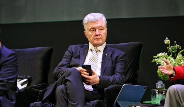 Corupţia din Ucraina, speculată de opoziţie. Fostul preşedinte ucrainean Poroşenko cere demisia guvernului