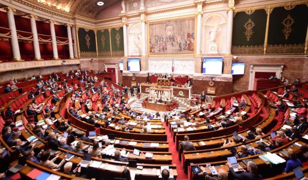 Haosul din Franţa continuă. Bugetul de stat pe 2026, respins de deputaţi.