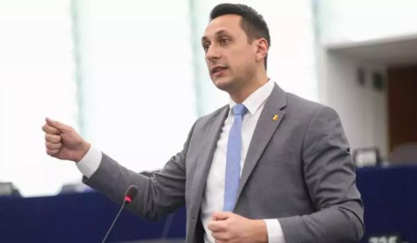 Candidatul independent Vlad Gheorghe susține că este presat să se retragă din cursa pentru Primăria Capitalei