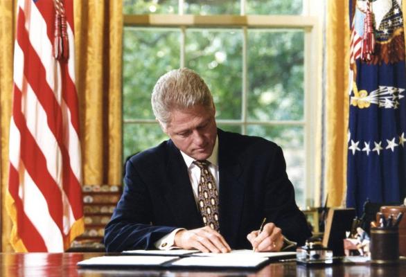 Pe 5 noiembrie 1996, Bill Clinton era reales președinte al Statelor Unite ale Americii