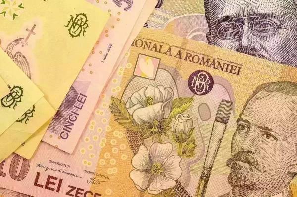 Leul românesc pierde teren masiv în raport cu lira sterlină