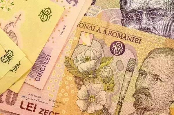Leul românesc câştigă teren important în raport cu lira sterlină