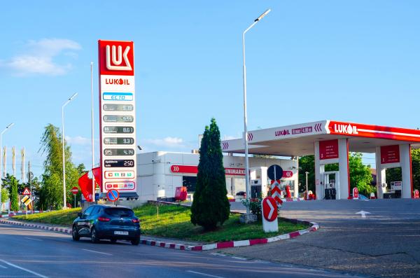 Gunvor, acuzată că este marioneta Kremlinului, și-a retras oferta pentru Lukoil, inclusiv rafinăria Petrotel